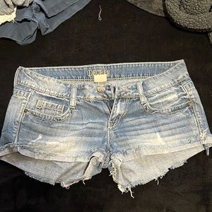 Size 7 distressed jean short shorts